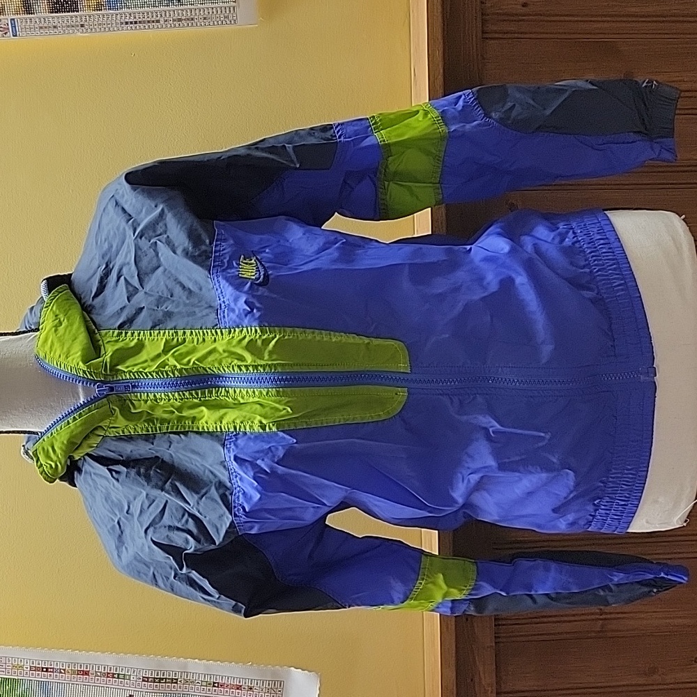 Nike lite jacket boy large
